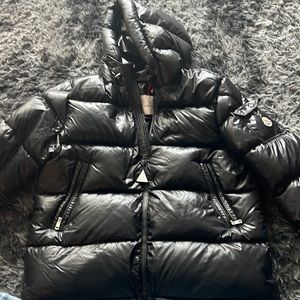 AUTHENTIC MONCLER PUFFER